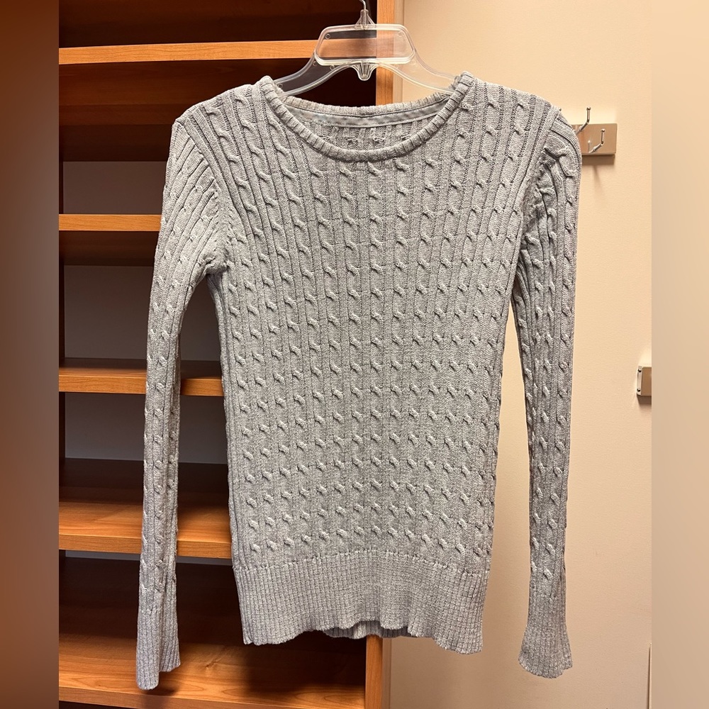 Unknown brand and size, but likely small, grey and silver threads